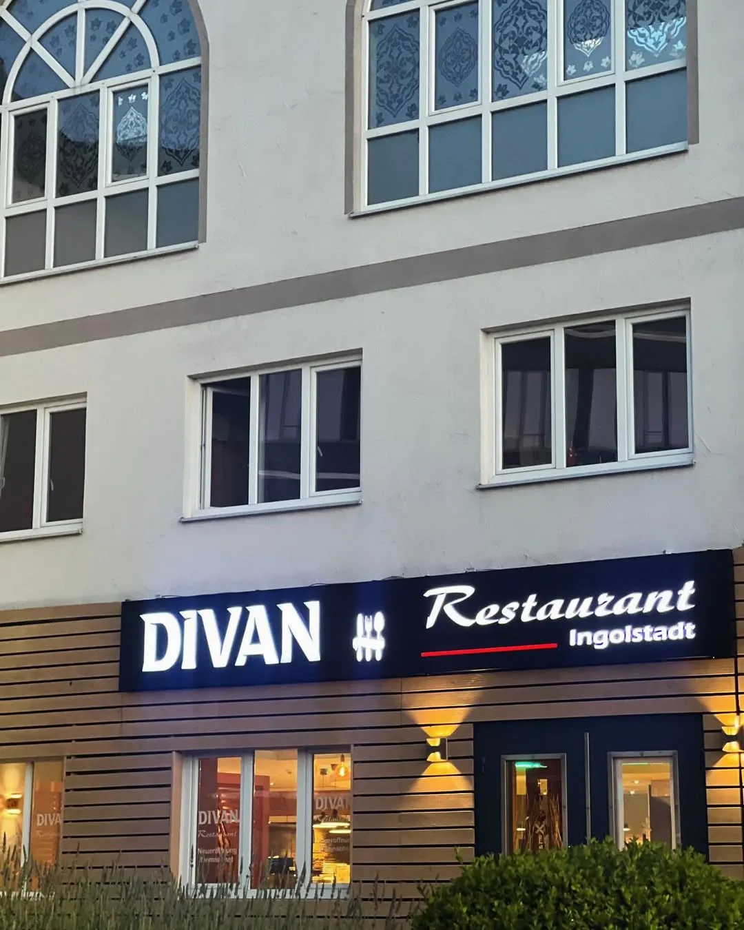 Divan Restaurant Außenansicht